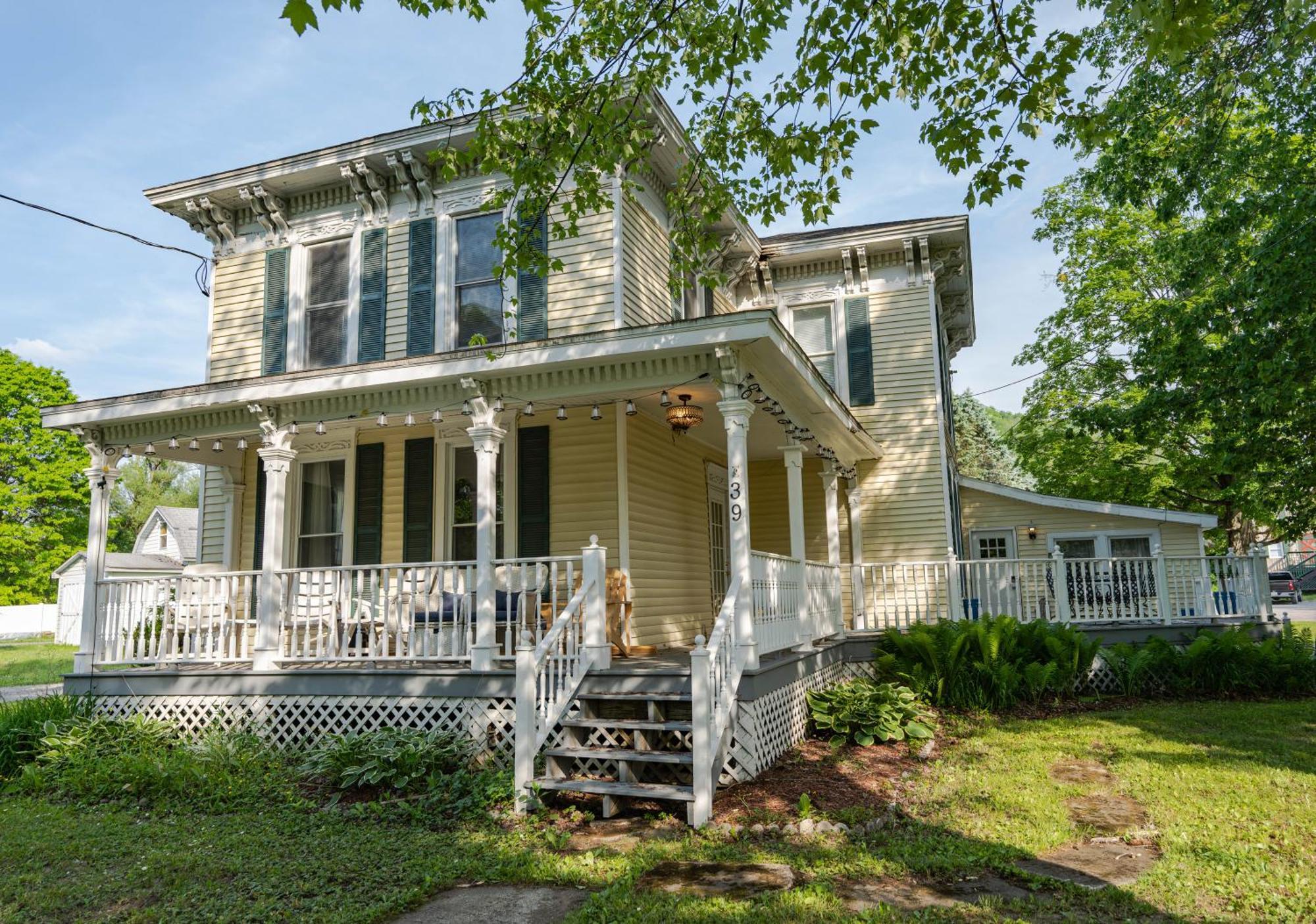 The Kelly House - 4 Bedroom Historic Lodge - Downtown Ellicottville Extérieur photo